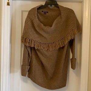 Off shoulder fringe sweater